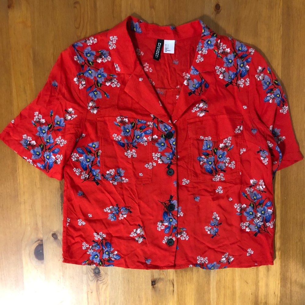 Red Short Sleeve Button Down with Blue Flowers - Picture 5 of 5
